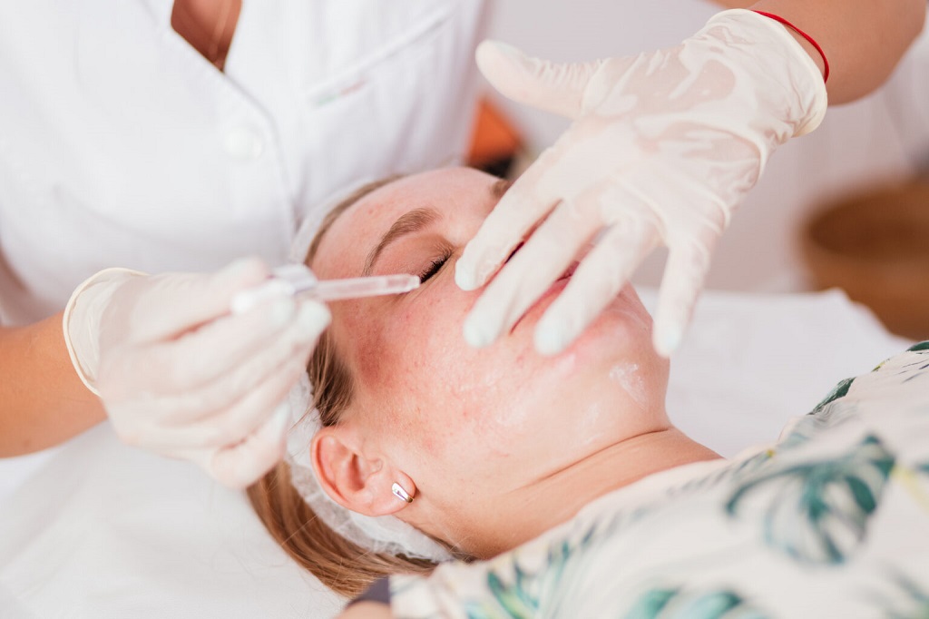 NOON Aesthetics peeling